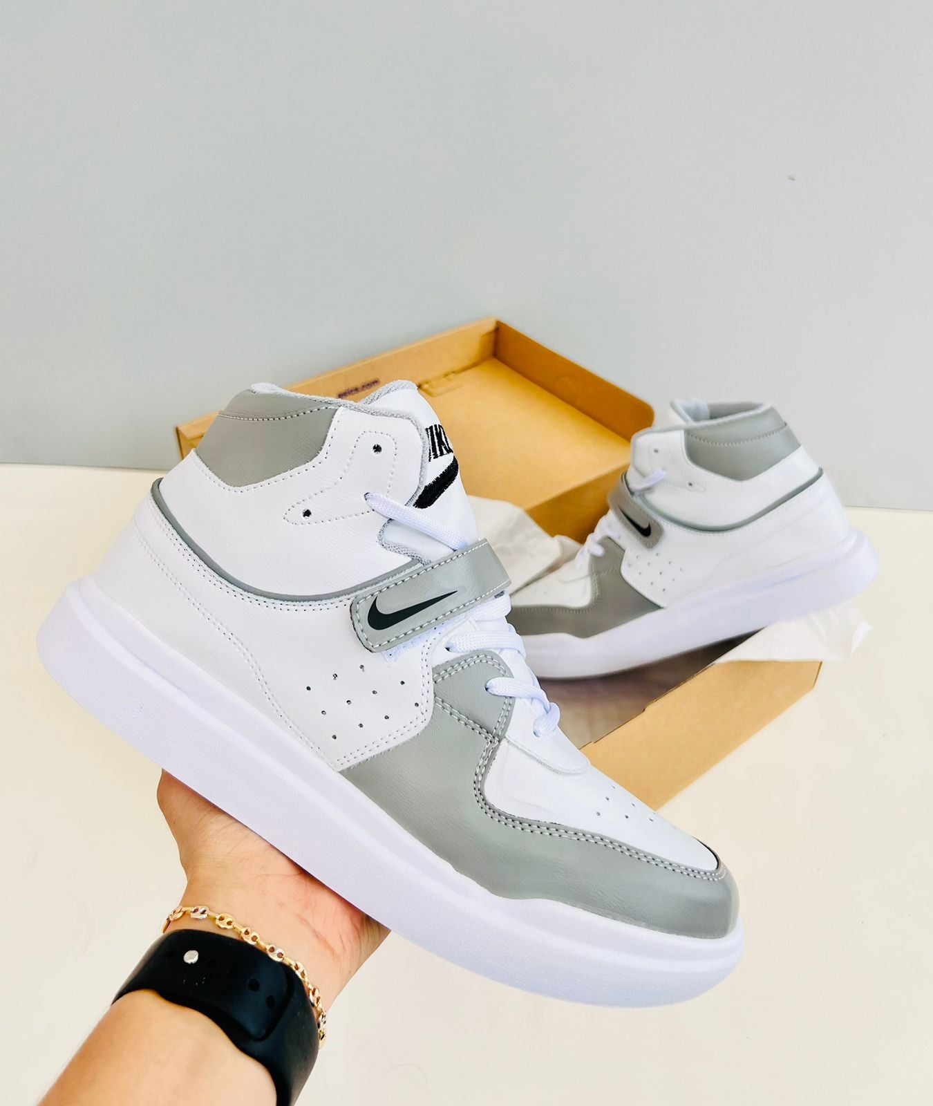 Bota Nike con Cierre – Réplica Premium