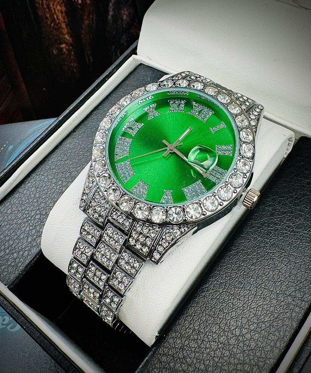 Reloj Cubano – Estilo y Brillo Imponente