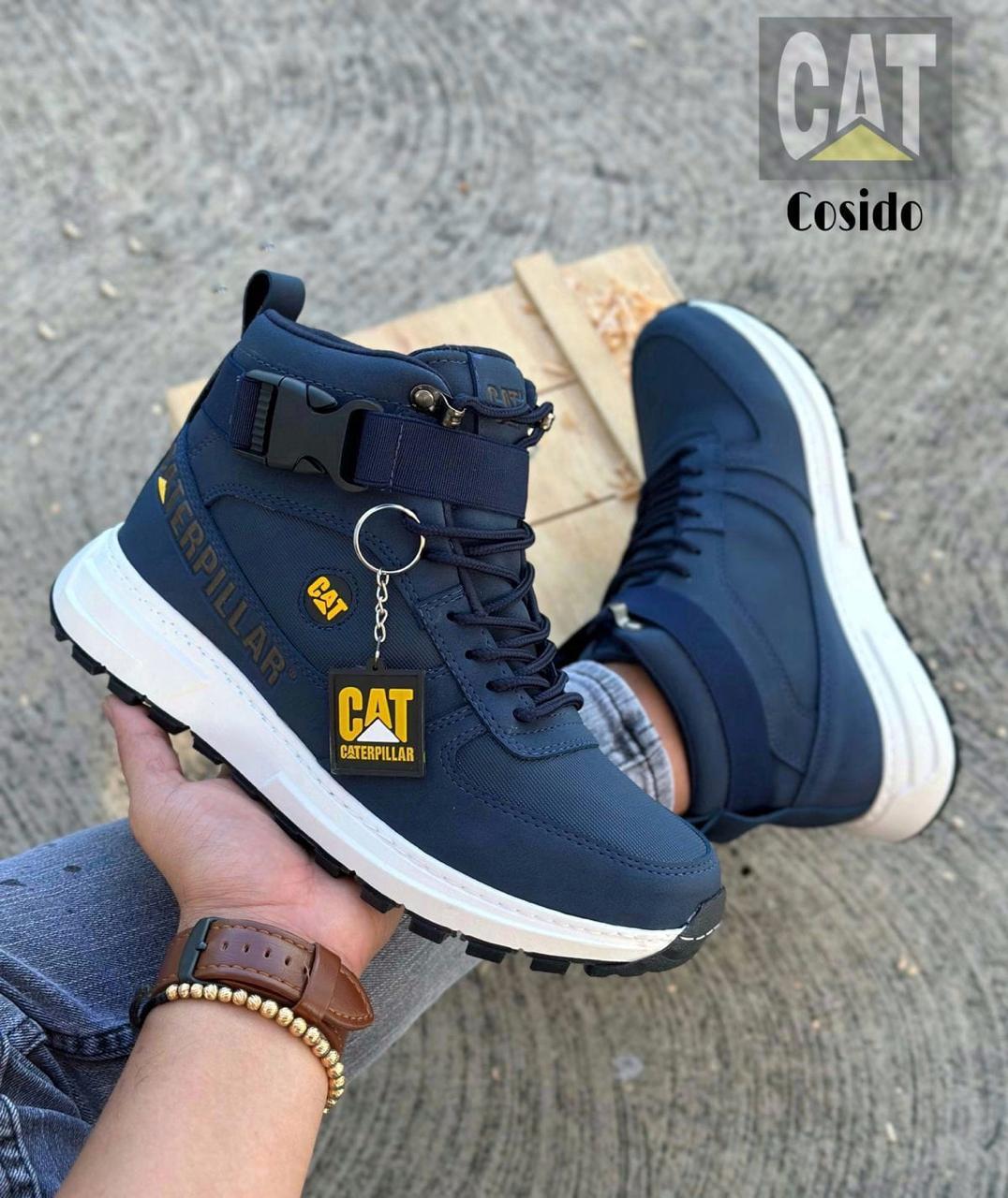 Bota Cat Caballero – Réplica Premium