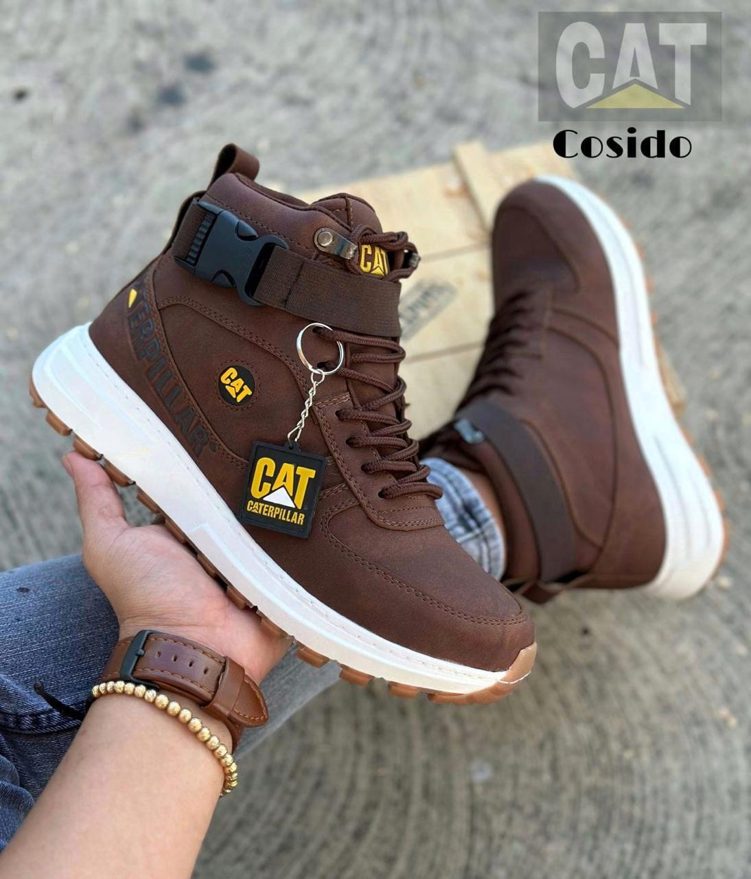 Bota Cat Caballero – Réplica Premium