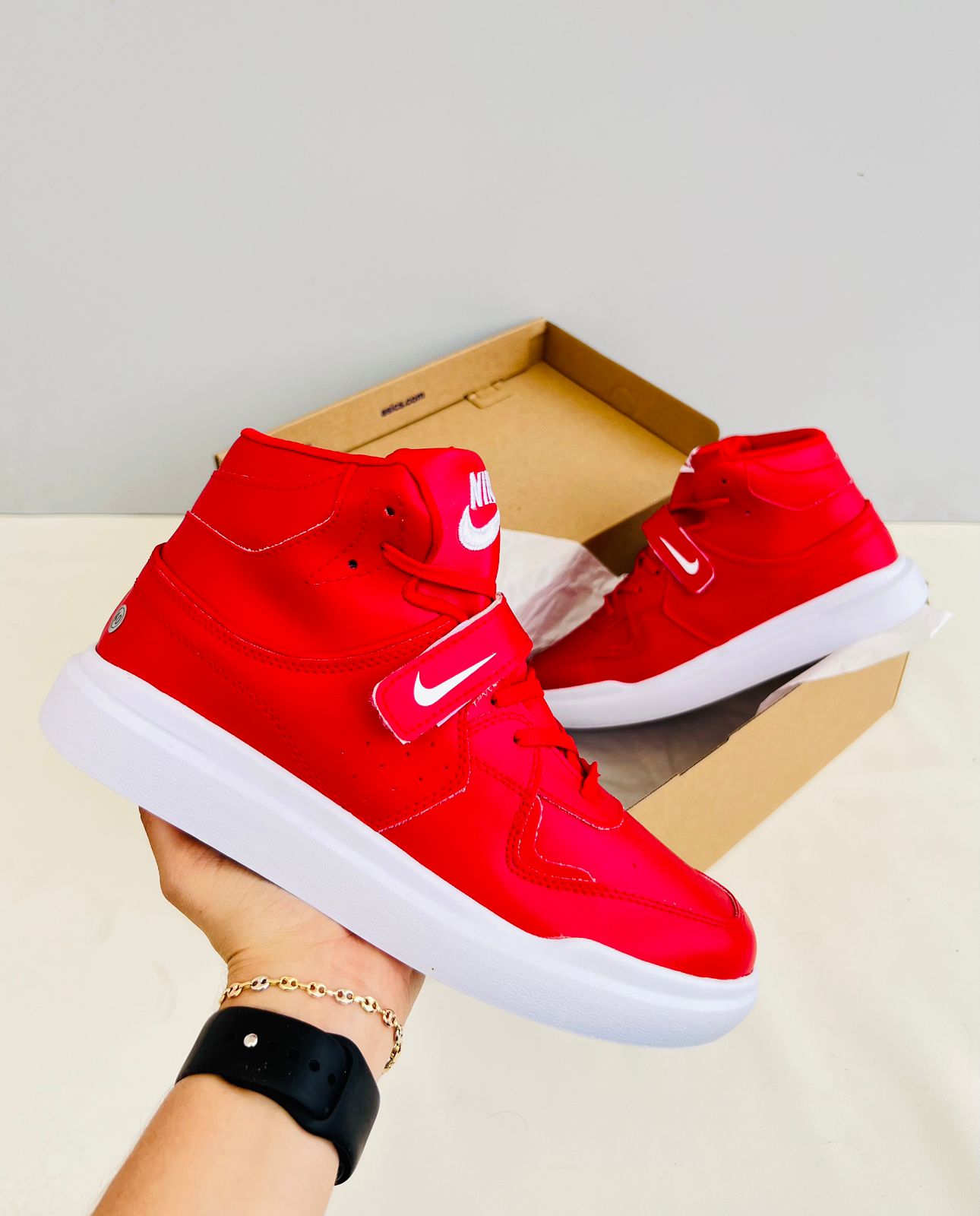 Bota Nike con Cierre – Réplica Premium